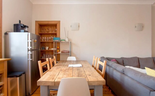 Spacious Traditional 3 Bedroom Flat in New Town