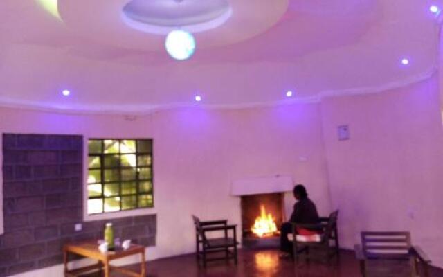 Homebase Gardens Hotel & Safaris