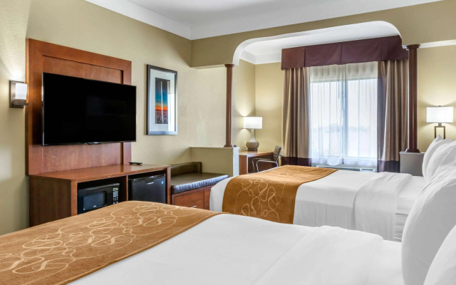 Comfort Suites Plainview