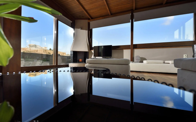 KARYATIS LUXURY MAISONETTE by K&K