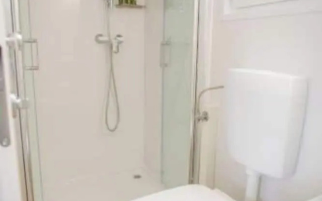Spacious Apartment in Novalja near Sea