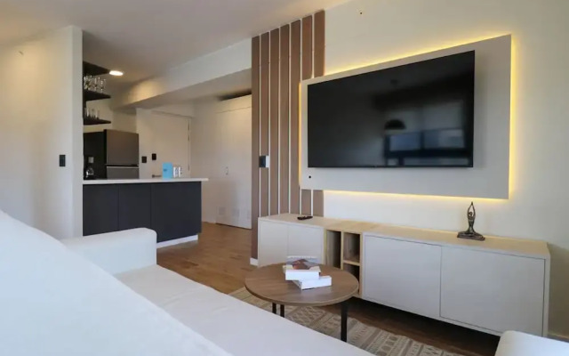 w Elegant 2BR With Balcony in San Isidro