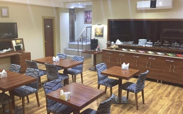 Somya Hotel