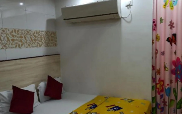 Goroomgo Apsara Guest House Ahmedabad