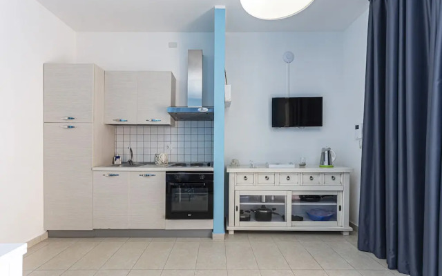 Small Luxury Apartment With Pool