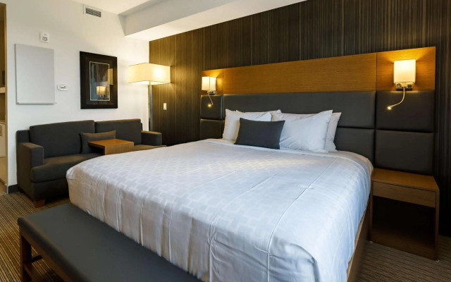 Executive Residency by Best Western Calgary City View North