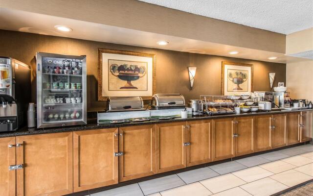 Comfort Inn & Suites Denver