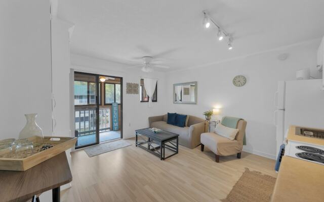 Beachy Days Escape - Cozy Haven Steps From Beach!