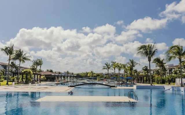 New Casa Paradise Ocean View 2 Bedroom Apts
