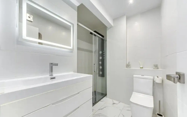 Apartment With Barbecque