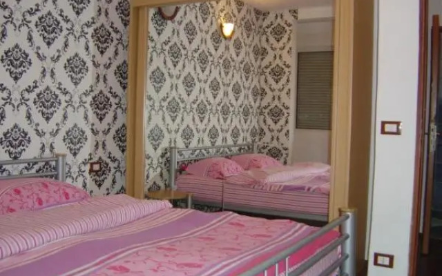 2 rooms unirii