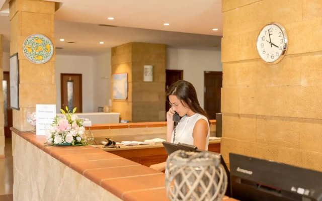 Perla del Golfo Resort
