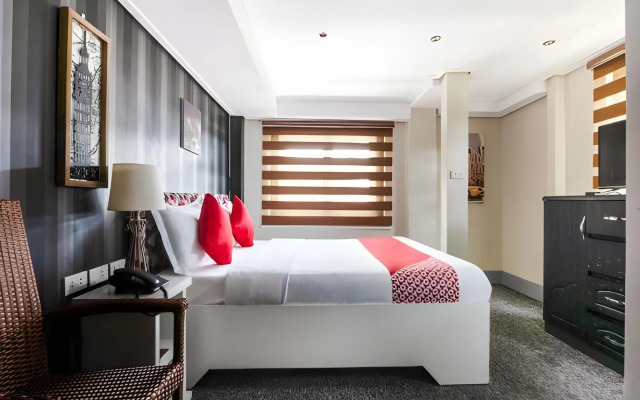 OYO 492 Sunset View Ridge Residences