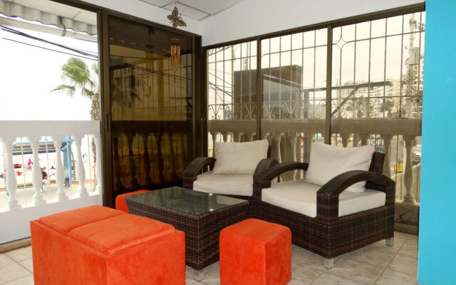 Chescos Hostel & Hotel