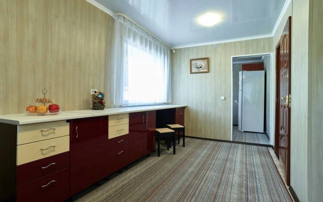 Boryspil Airport Sleep&Fly GuestHouse