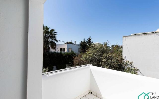 Safran II Apt de Charme Avec Terrasse la Marsa