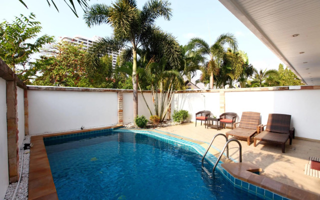 Hidden Palm Pool Villas