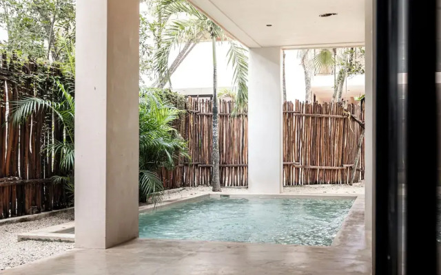 Jungle Resort Suites & Private Pool