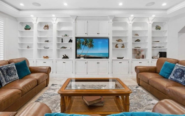 Villa Del Mar 5 Bedroom Home by RedAwning