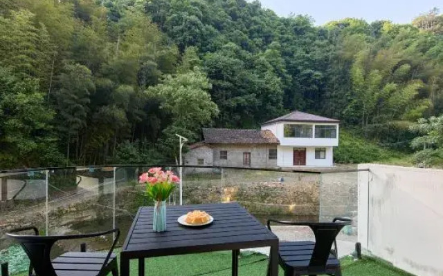 Jing County is a bed and breakfast