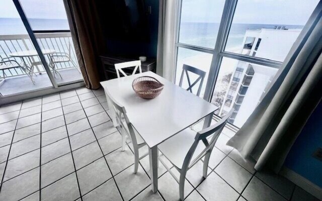 Pelican Beach 1711 1 Bedroom Condo by Pelican Beach Management