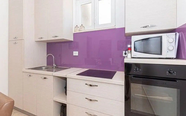 Apartment Niko - Two Bedroom Apartment With Swimming Pool