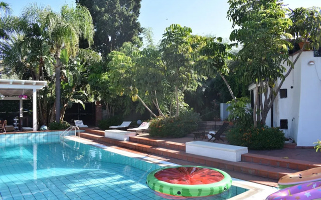 Suite Margherita With Private Garden and Shared Pool