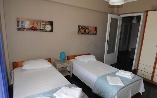 Kinetta Apartments
