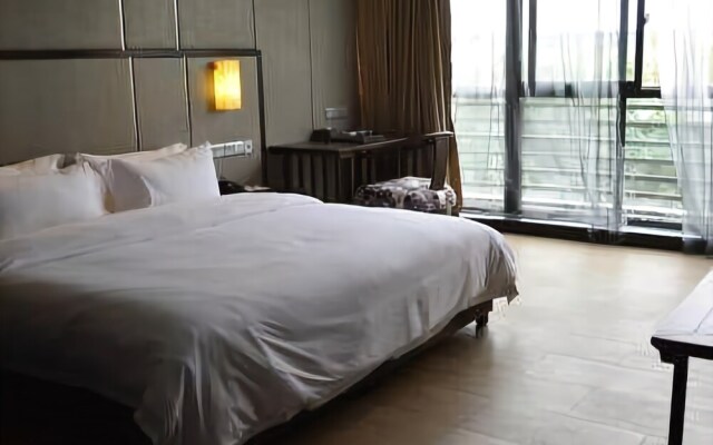 9 Hotel
