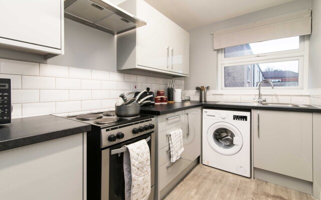 Coventry- Jenner Pet Friendly 2 Bedroom Apartment