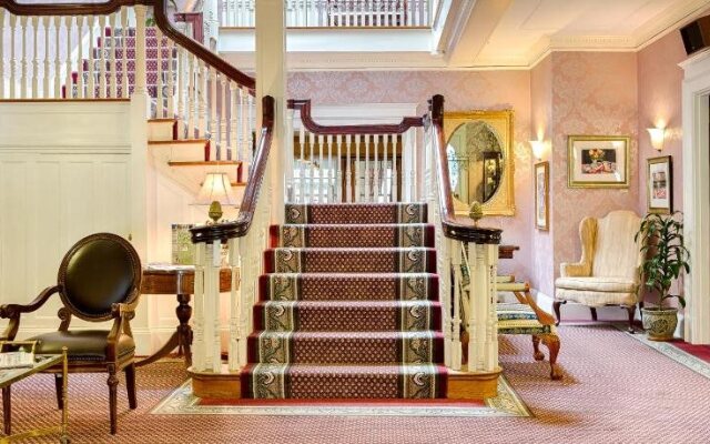 Gateways Inn & Restaurant