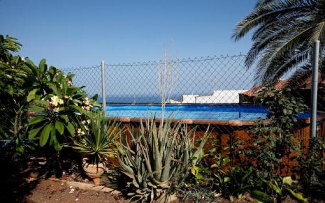 Candelaria's Mountain House (Pool & Sea Views)