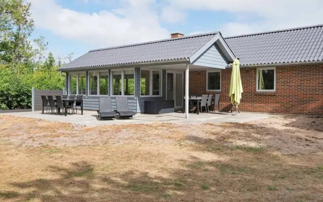 6 Person Holiday Home in Henne
