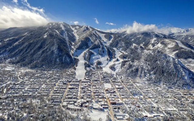 Capitol Peak Lodge by Snowmass Mountain Lodging