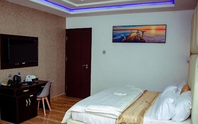Elegant Suites by Golden Bide Jos