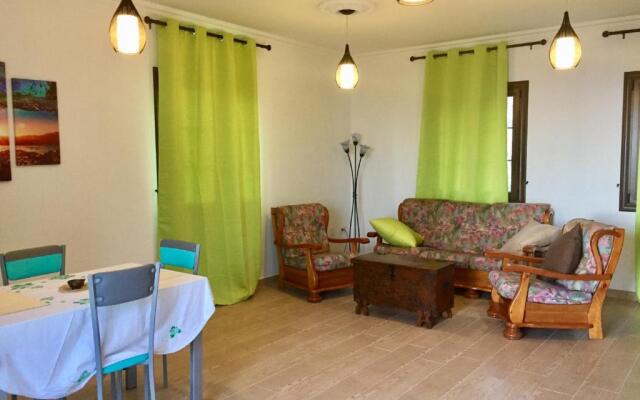 Costa Este House