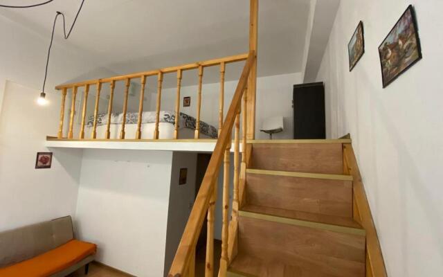 Studio Piata Amzei NR.1 (8 A)