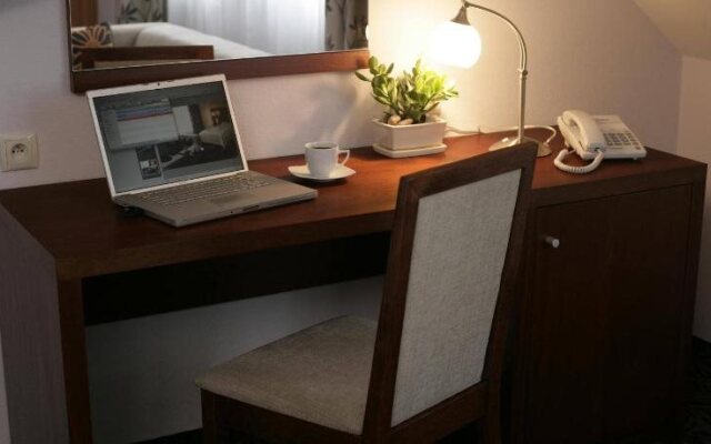 Hotel Azyl
