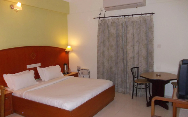 Fabhotel Metro Manor Central Station