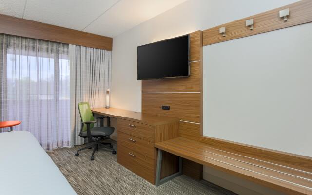 Holiday Inn Express Milwaukee-West Medical Center, an IHG Hotel