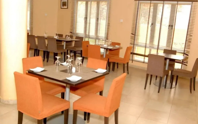 Kriscourt Hotel
