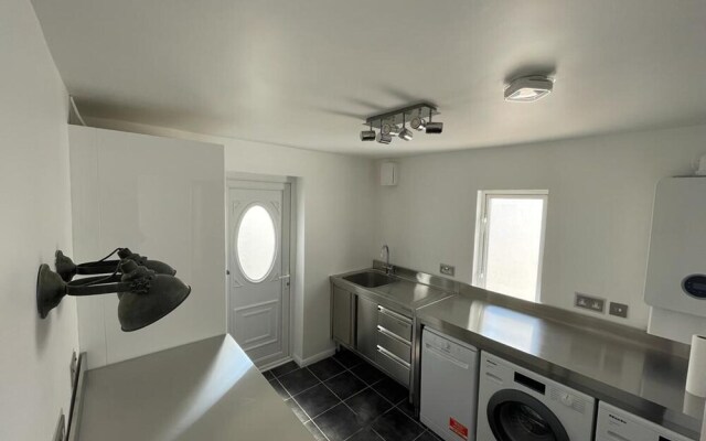 Hastings Stunning Town Centre 2 bed House