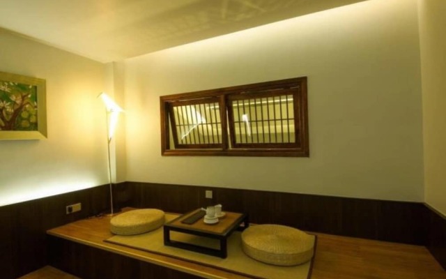 Floral Hotel Fenghuang Molan Riverview