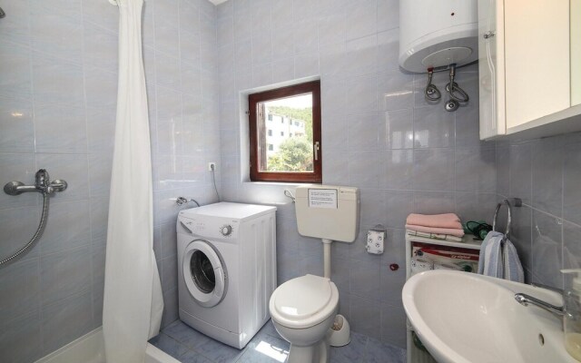 Nice Home in Slatine With Wifi and 5 Bedrooms