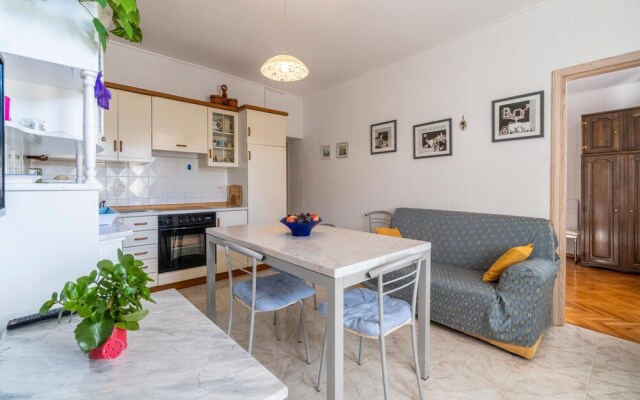 Nice Apartment in Umag With 2 Bedrooms and Wifi