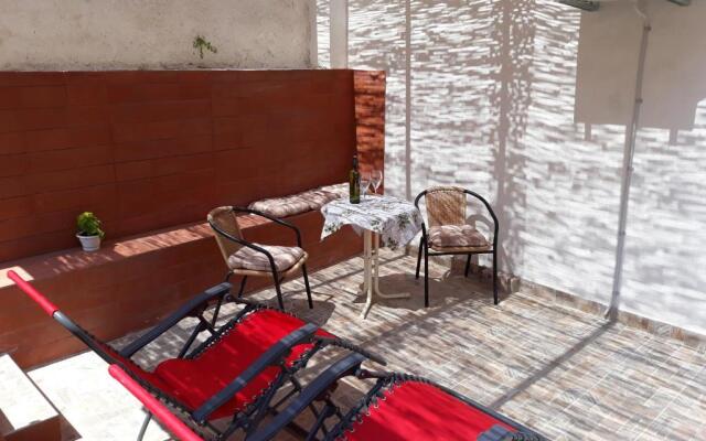 Studio Apartment Garden