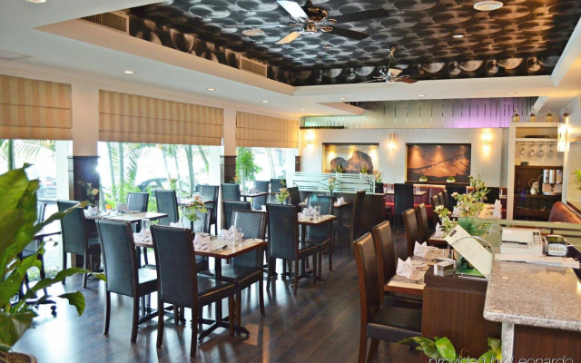 Regalodge Hotel & Spa