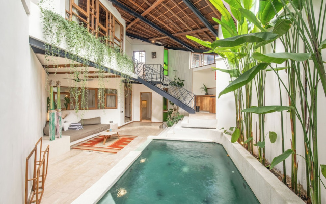 Stylish 2-br Villa With Pool, 800m Canggu Beach