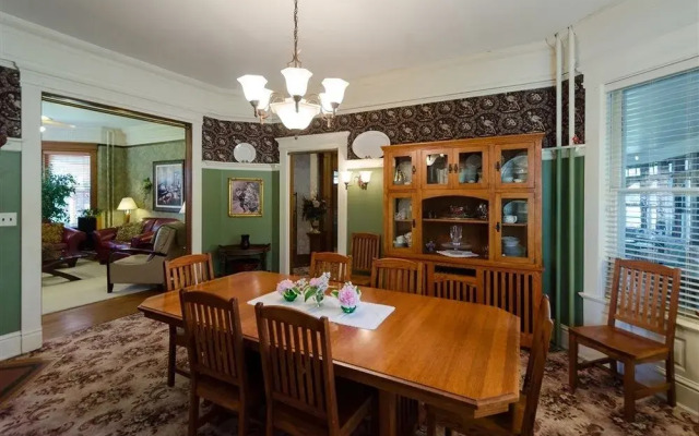 Waller House Inn
