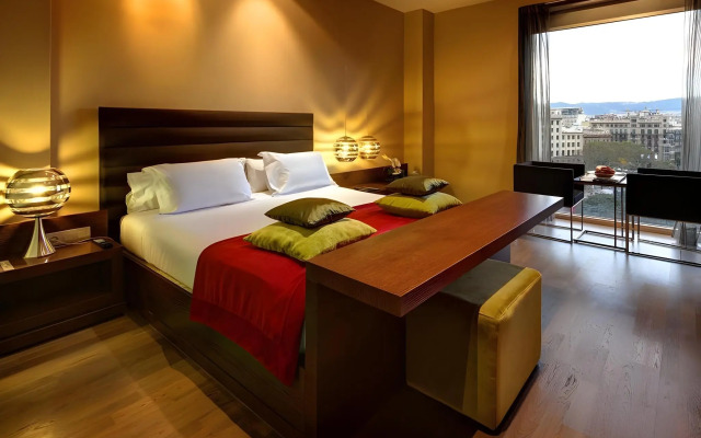 Olivia Plaza Hotel